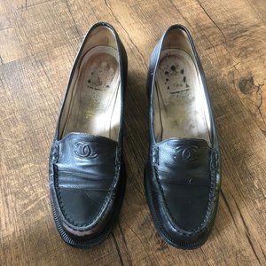 VINTAGE CHANEL LEATHER LOAFERS 36